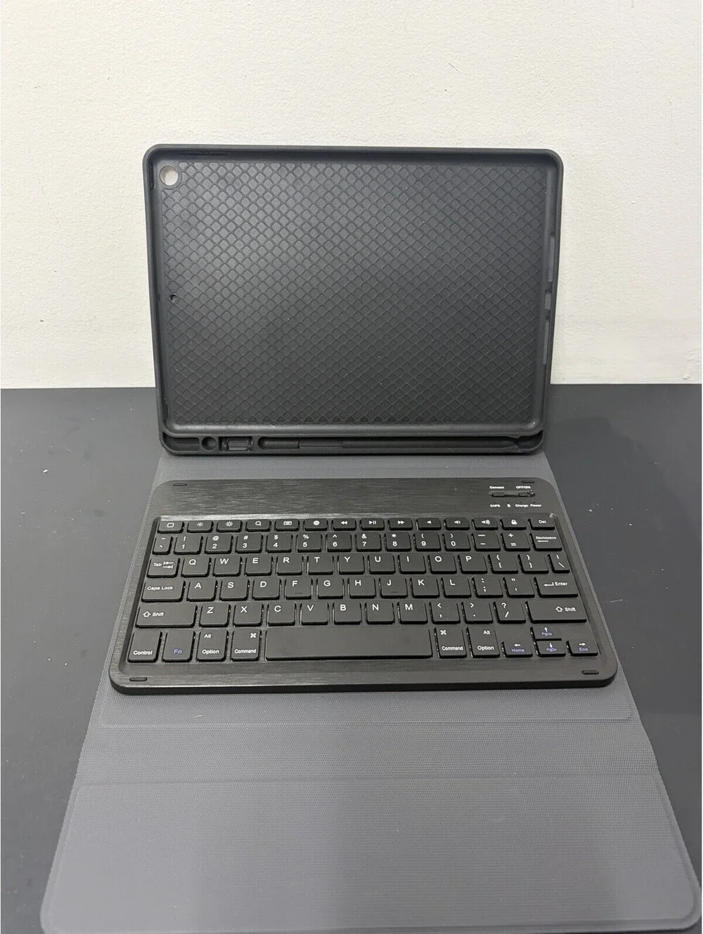 Wireless Keyboard Case For iPad 10.2” - Detachable Keyboard, Case, USB, Manual